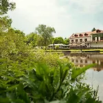 Hotel Ostende - U řeky 3*