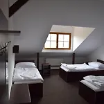 Hotel Ostende - U řeky 3*