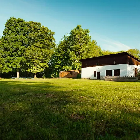 Hotel Ostende - U řeky Chocerady