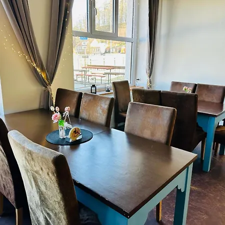 Hotel Ostende - U řeky