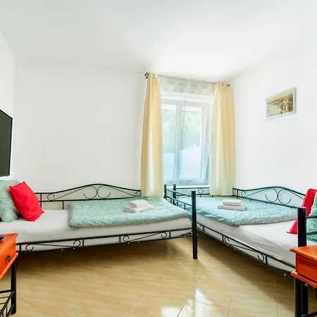 Hotel Ostende - U řeky Chocerady