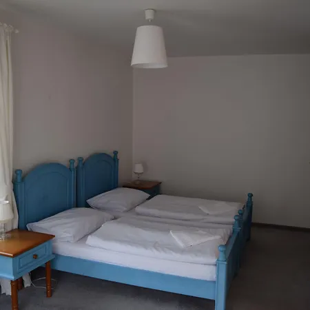 Hotel Ostende - U řeky 3*