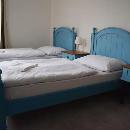 Ostende - U řeky Hotel