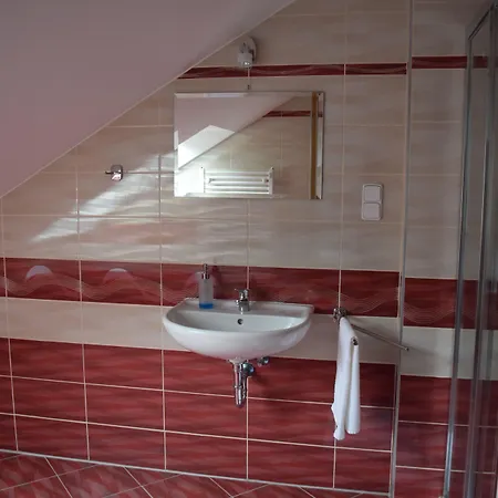 Hotel Ostende - U řeky 3*