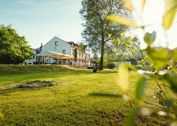 فندق Ostende - U Reky 3*